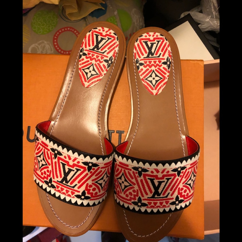 LV CRAFTY LOCK IT FLAT MULE Red
